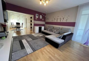 Vollmöblierte 4-Zimmer-Wohnung mit zwei Balkonen und Gäste WC