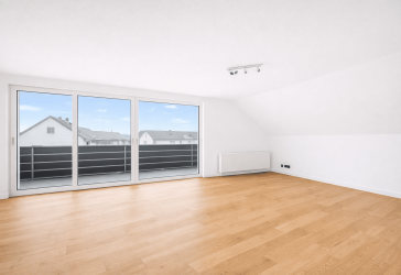 Erstbezug nach Modernisierung: 3-Zi.-Wohnung mit Südbalkon, SP & Gartenmitben. in Roth, Eckersmühlen