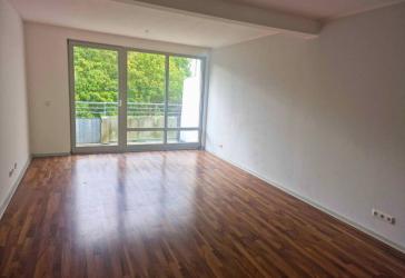 Große 3-Zimmer-Dachgeschosswohnung mit BALKON und Wannenbad