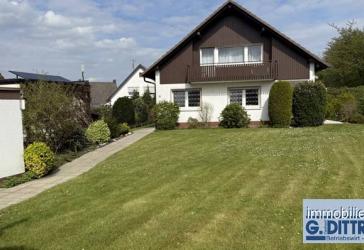 Charmantes Zweifamilienhaus in gepflegtem Zustand – ideal für zwei Generationen oder zur teilweisen Vermietung