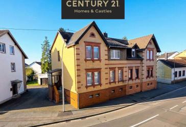 Charmantes attraktives 1 - 2 Familienhaus mit Balkon, Garage und großem Garten in Spiesen-Elversberg