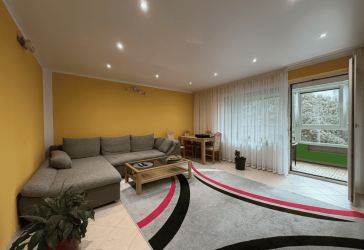 Geschmackvoll modernisiert: Bezugsfertige 3-Zimmer-Wohnung mit verglaster Loggia
