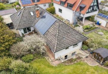 Die perfekte Balance: Urbanes Leben trifft auf private Ruheoase