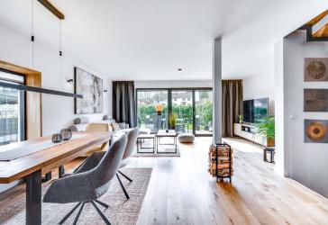 AIGNER - Modernes Reiheneckhaus mit sonnigem Garten und stilvollem Wohnambiente