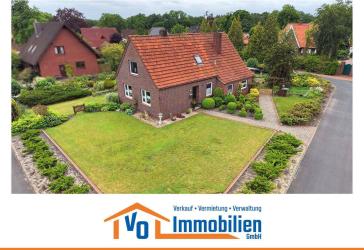 Einfamilienhaus mit Doppelgarage auf großzügigem Eckgrundstück in Friedeburg