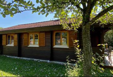 vollausgestattetes Ferienhaus im Ferienpark Lauterdörfle in Hayingen