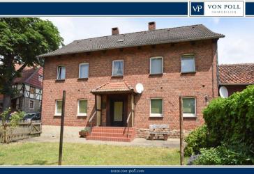 Renovierungsbedürftiges Zweifamilienhaus in ruhiger Ortslage