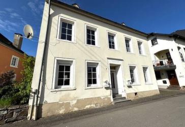 Historisches Zweifamilienhaus mit großer Scheune & Entwicklungspotenzial in Leiwen an der Mosel