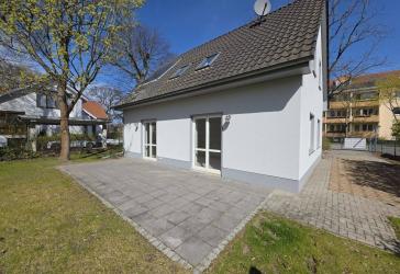 Modernes und familienfreundliches Einfamilienhaus mit großem Garten
