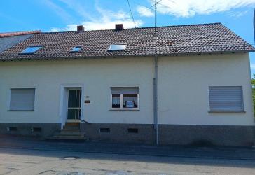 Früheres 4 Generationenhaus in ruhiger Umgebung