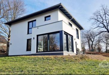 Exklusives & modernes Einfamilienhaus im Stadtvilla-Stil