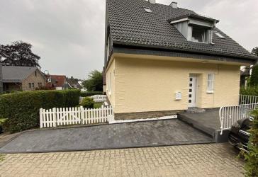Attraktives Anlageobjekt in Wermelskirchen: Einfamilienhaus plus Anbau mit 2 Wohnungen