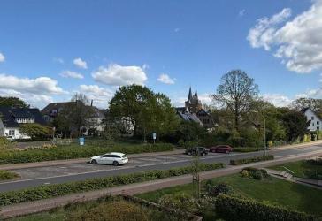 Großzügige helle Eigentumswohnung