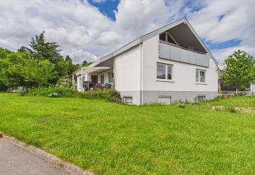 Großzügiges 1-2 Familienhaus mit individuellen Nutzungsmöglichkeiten