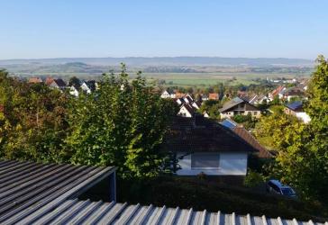 Idyllisch gelegen mit traumhaftem Ausblick - Ihr neues Heim mit großem Garten und Doppelgarage
