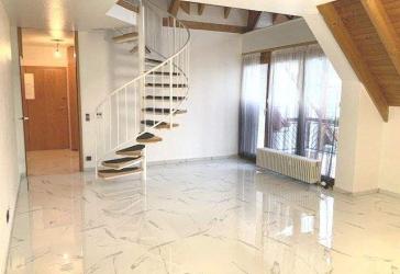 ***Modernes Wohnen auf zwei Ebenen*** 5 Zimmer-Maisonette-Wohnung mit Dachterrasse