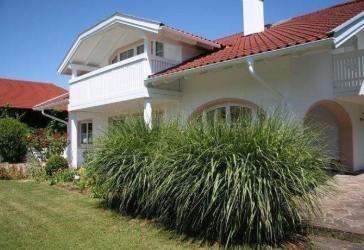 Einfamilienhaus mit Einliegerwohnung und mit Sauna und Außenpool