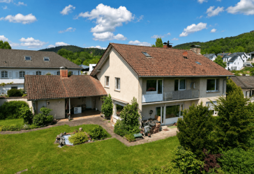 Freistehendes Einfamilienhaus mit großem Garten und Potenzial in ruhiger Lage von Hauenstein