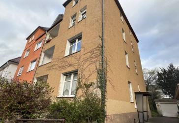 Gut geschnittene, schöne und helle 3 Zimmer-Altbau-Wohnung mit Balkon im Klinikviertel, Crednerstr. 37, Gießen