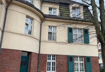 LEER WERDENDE 2 ZIMMER ERDGESCHOSSWOHNUNG MIT BALKON