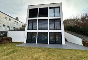 Flexibel wohnen und arbeiten: Bauhaus-EFH mit separater Einliegerwohnung in KA-Durlach