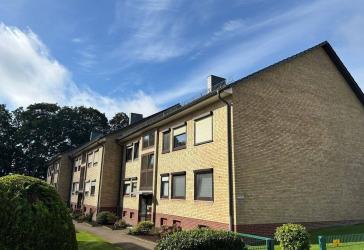 Zentral gelegene 2,5 Zimmer Wohnung in gepflegter Anlage