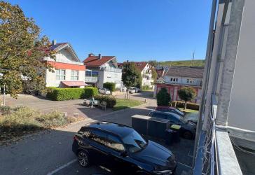 Neuwertige attraktive 3-Zimmer-Wohnung mit Ausblick in Weinstadt-Schnait.
