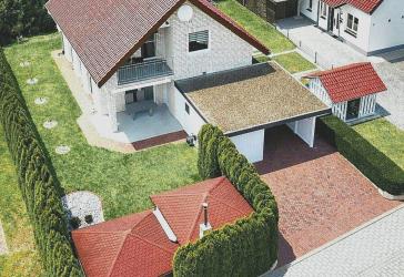 VERKAUFT !! Wohnen in bester Lage von Halle / Traumhaus mit Kamin & Sauna – stilvolles neuwertiges Einfamilienhaus in Halle (Westf.) mit Südgarten