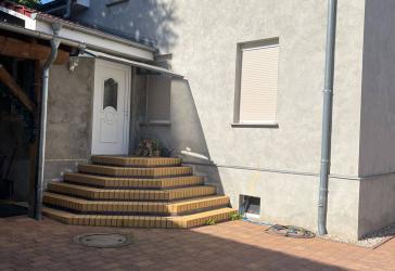 Einfamilienhaus in zentraler Lage mit Einliegerwohnung und großen Garten