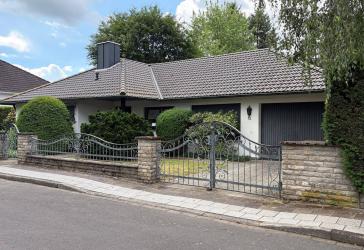 Provisionsfrei / Schöner Bungalow in der Hubertussiedlung auf 835qm Grundstück