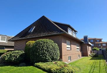 7-Zimmer-Ein-/Zweifamilienhaus mit Vollkeller & Garage in bevorzugter Wohnlage
