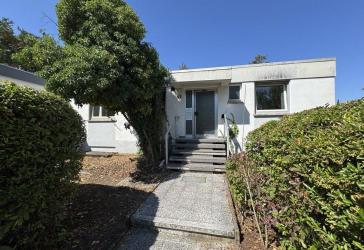 Bungalow mit sonnigem Garten und Garage