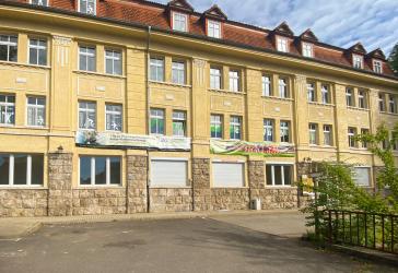 Vielseitige Gewerbeeinheit im Erdgeschoss - Ideal für Praxis oder Büro in zentraler Lage von Apolda