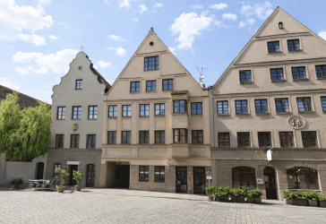 Sofort Bezugsfrei - Atelierwohnung auf zwei Ebenen über den Dächern der Augsburger Innenstadt