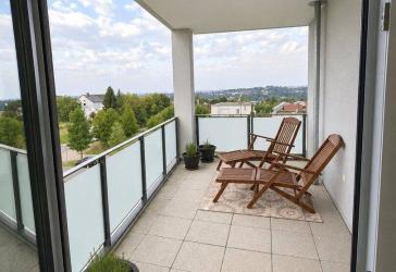 Attraktive 3,5-Zimmer-Wohnung, mit Loggia, EBK und herrlicher Aussicht