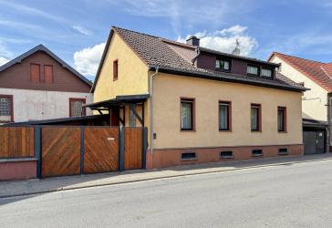 Wohnen mit Perspektive: Zweifamilienhaus mit Garten und zusätzlicher Bauoption in Groß-Umstadt