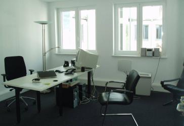 Büro im 3.OG (66 m², Büroräume, 1 WC, 1 Küchenpantry)