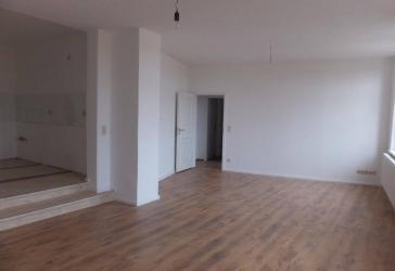 Großzügiger Altbaucharme in zentraler Lage - 4-Raum-Wohnung mit besonderem Grundriss