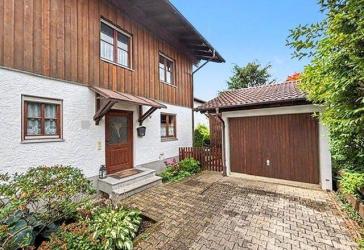 Moderne Doppelhaushälfte in attraktiver Wohnlage von Kolbermoor