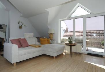 Helle 2 Zimmer-Maisonette-Wohnung für Singles oder Paare