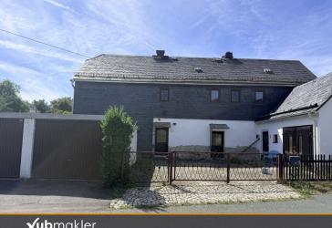 Großzügiges Einfamilienhaus mit ca. 202 qm Wohnfläche und Terrasse