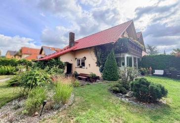 *Reiheneckhaus* mit großem gepflegten Garten, Kamin, SPA-Bereich und Garage