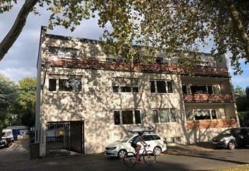 Rheinufer nahe 3 Zimmer Wohnung mit Balkon - bevorzugen ausschließlich nur ältere alleinstehende Damen -