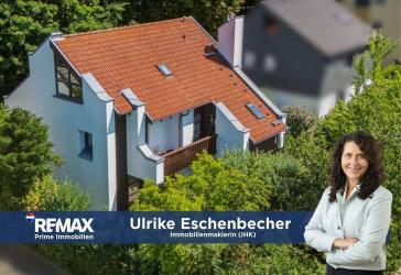 Stadtnah und direkt am Park! Familienheim mit spannender Architektur, 7 Zimmern und Garten