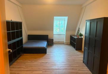 WG Zimmer am Burgberg – 22 m2, 300 € warm (nur an Studierende)