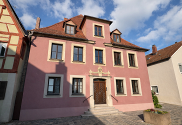 Charmantes denkmalgeschütztes Mehrparteienhaus in Altstadtlage