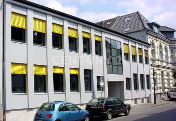 Düren - Top gepflegte Gewerbeimmobilie mit 8 Stellplätzen & Wohnhaus mit 3 Einheiten
