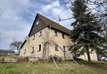 Wohnhaus mit Scheune
