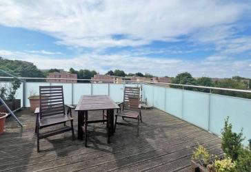 Luxuriöse, modernisierte DG-Whg. mit Wintergarten und großer Terrasse mit hoher Lebensqualität