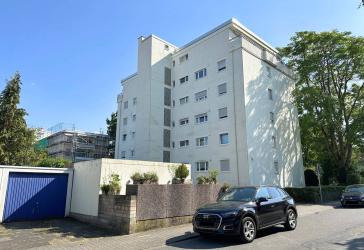 MODERN WOHNEN IN DREIEICH - renovierte 3-Zimmerwohnung mit Balkon und Stellplatz